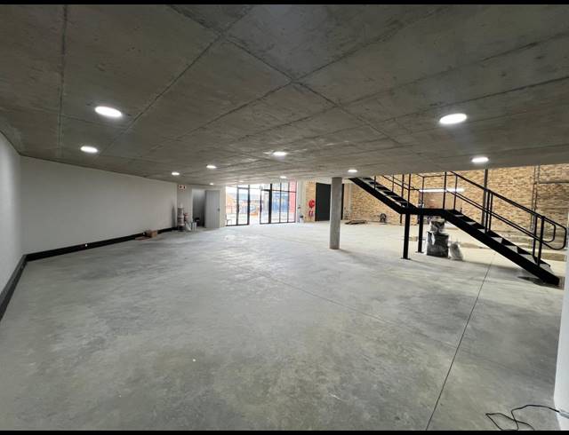 445M² WAREHOUSE TO LET IN STRIJDOMPARK